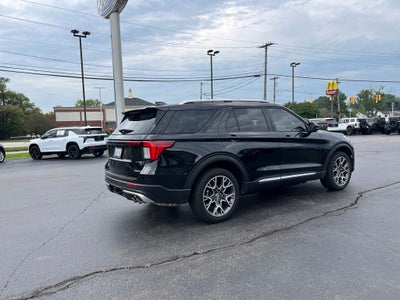 2025 Ford Explorer Platinum