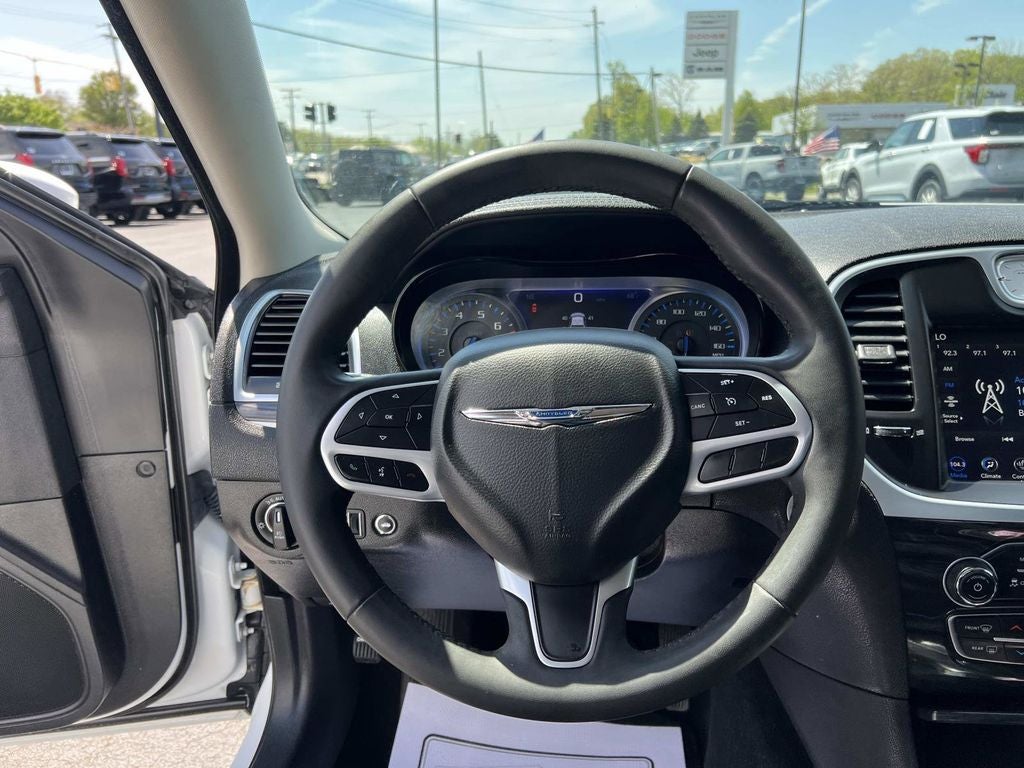 2022 Chrysler 300 Touring