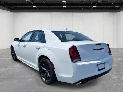 2022 Chrysler 300 Touring