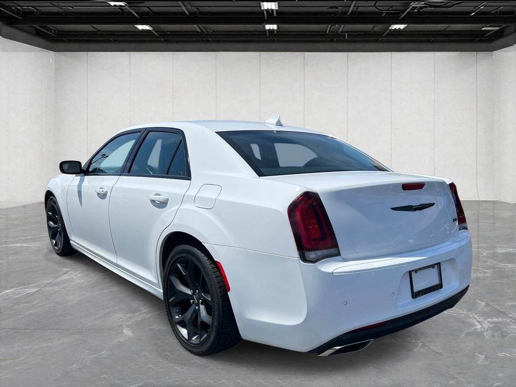 2022 Chrysler 300 Touring