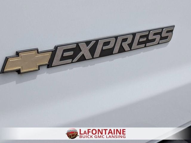 2024 Chevrolet Express Passenger 3500 1LT