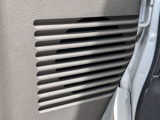2024 Chevrolet Express Passenger 3500 1LT