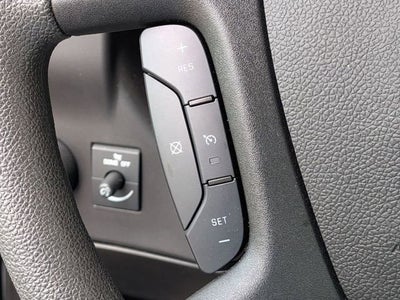 2024 Chevrolet Express Passenger 3500 1LT
