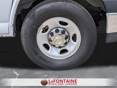 2024 Chevrolet Express Passenger 3500 1LT