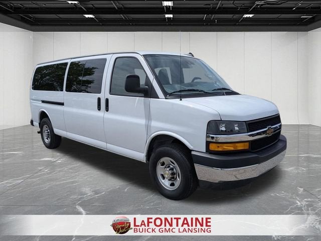 2024 Chevrolet Express Passenger 3500 1LT
