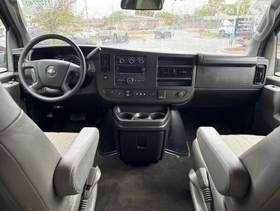 2025 Chevrolet Express Passenger 1LT