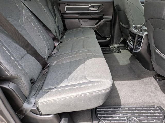 2020 RAM 1500 Big Horn Crew Cab 4x4 5'7" Box