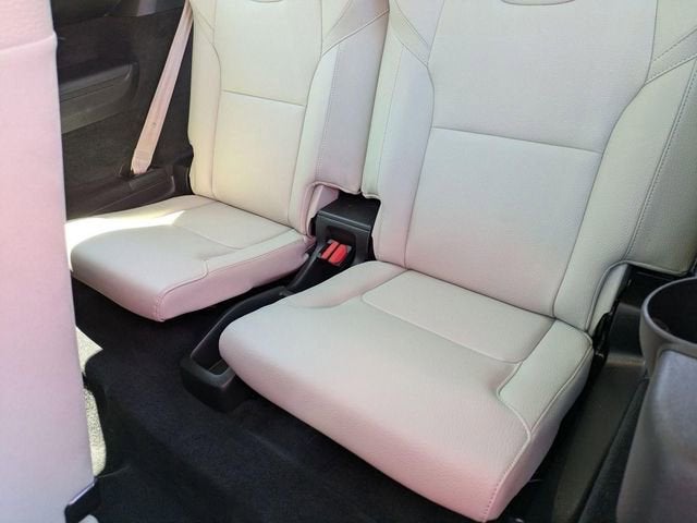 2024 Volvo XC90 B5 Plus Bright Theme