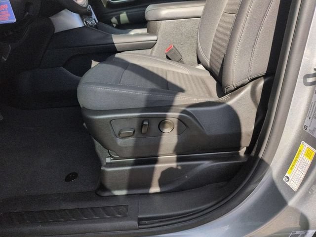 2023 GMC Yukon SLE