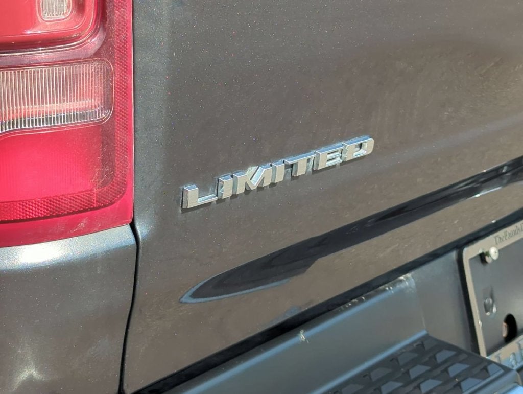 2023 RAM 1500 Limited Crew Cab 4x4 5'7" Box