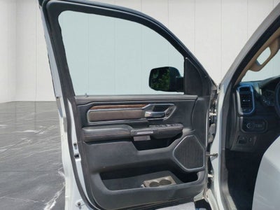 2020 RAM 1500 Laramie Crew Cab 4x4 5'7" Box