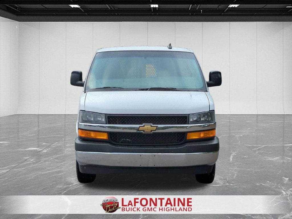 2025 Chevrolet Express Cargo WT