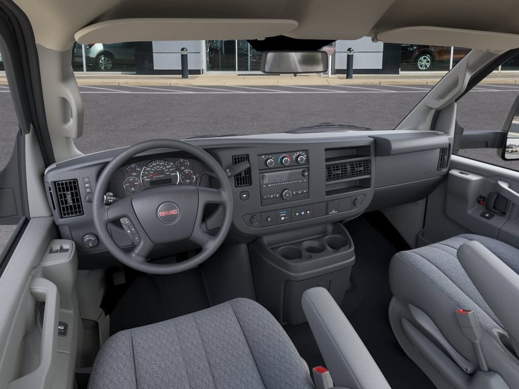 2025 GMC Savana Cutaway 3500 1WT