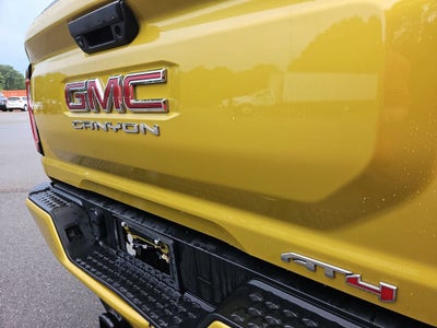 2023 GMC Canyon 4WD AT4