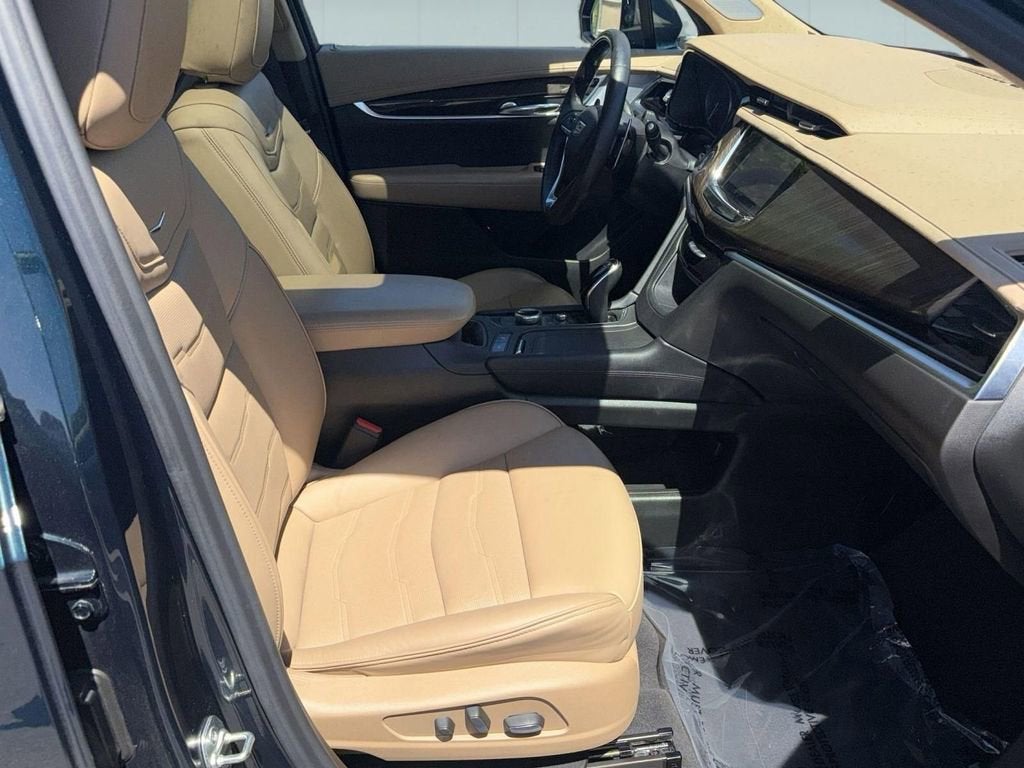 2025 Cadillac XT6 Sport