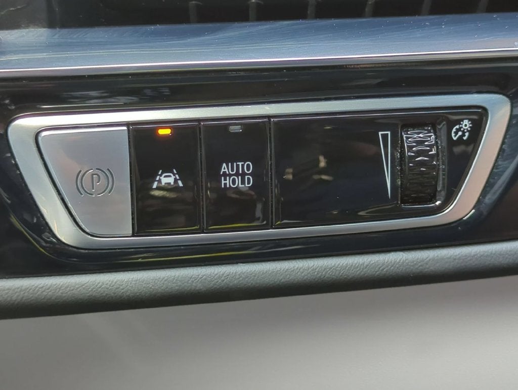 2024 Cadillac LYRIQ Luxury 1