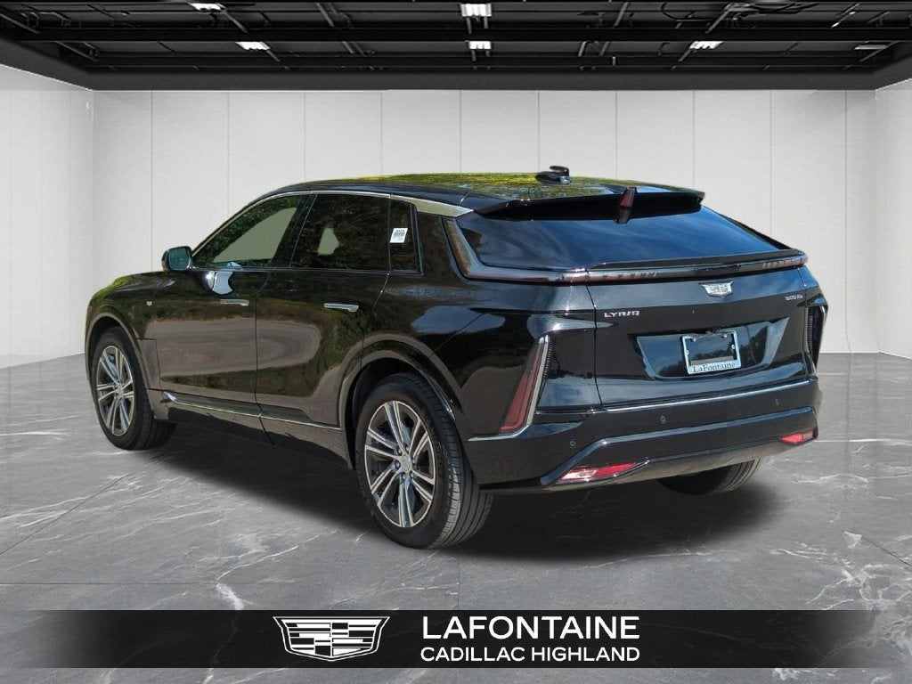 2024 Cadillac LYRIQ Luxury 1