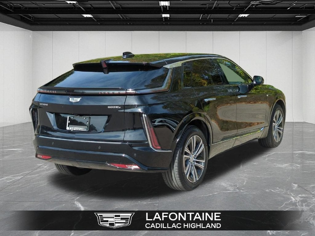 2024 Cadillac LYRIQ Luxury 1