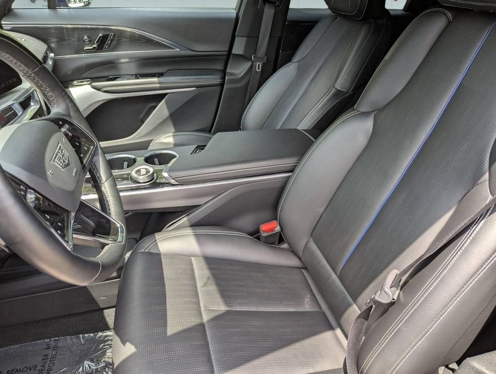 2024 Cadillac LYRIQ Sport 2