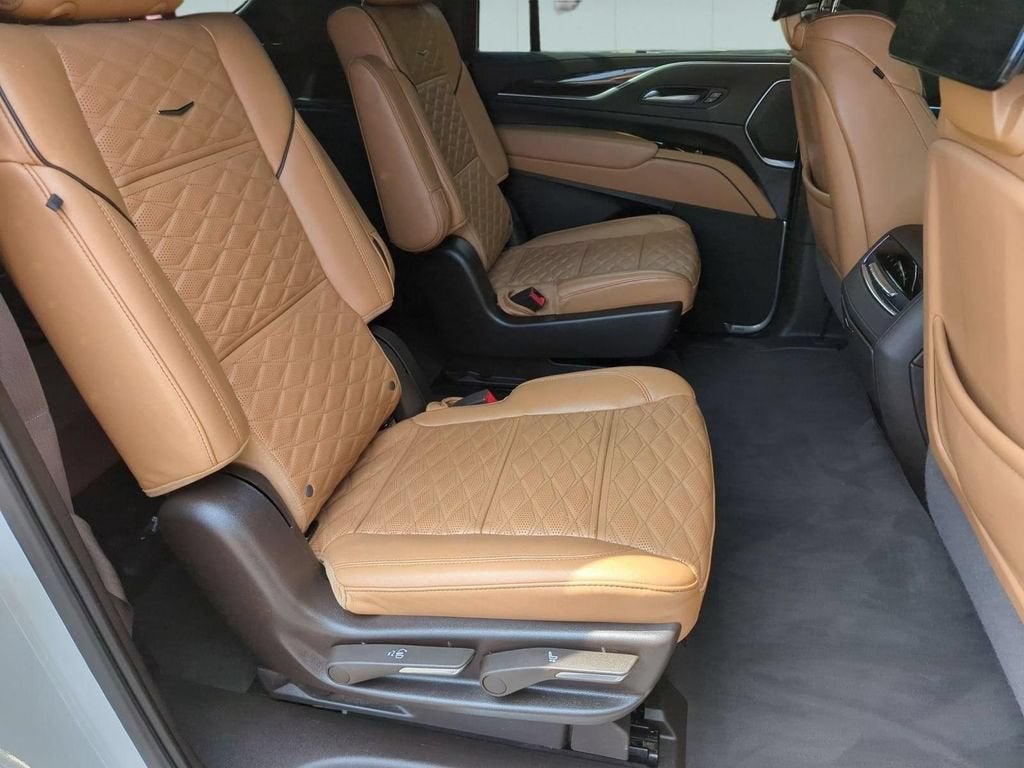 2023 Cadillac Escalade ESV 4WD Premium Luxury