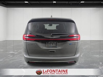 2022 Chrysler Pacifica Hybrid Touring L
