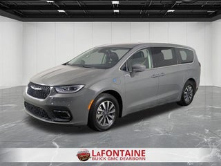 2022 Chrysler Pacifica Hybrid Touring L