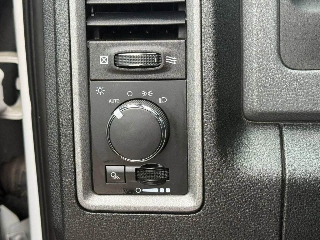 2018 RAM 2500 Tradesman Crew Cab 4x4 6'4" Box