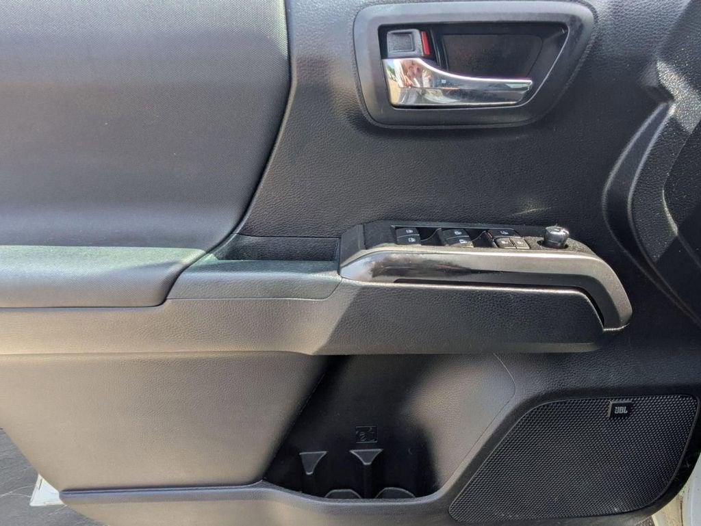 2017 Toyota Tacoma SR5 V6