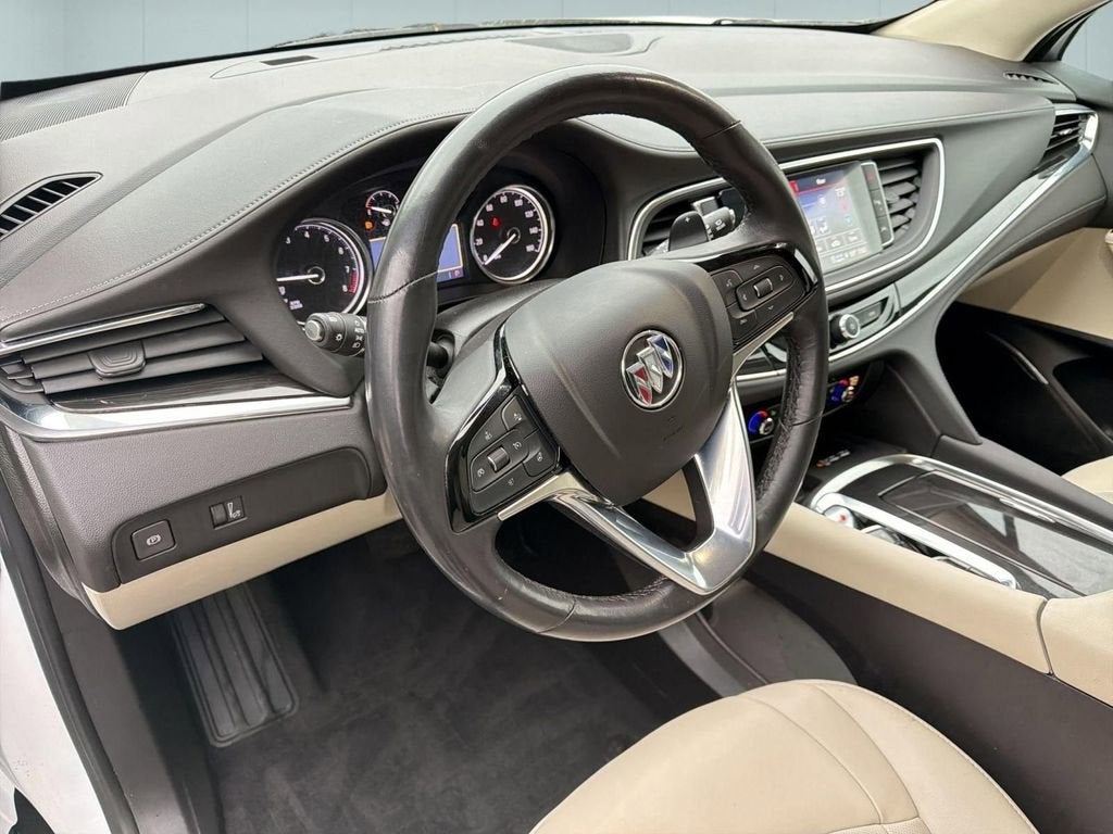 2023 Buick Enclave Essence