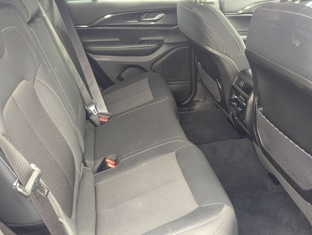 2023 Jeep Grand Cherokee Laredo 4x4