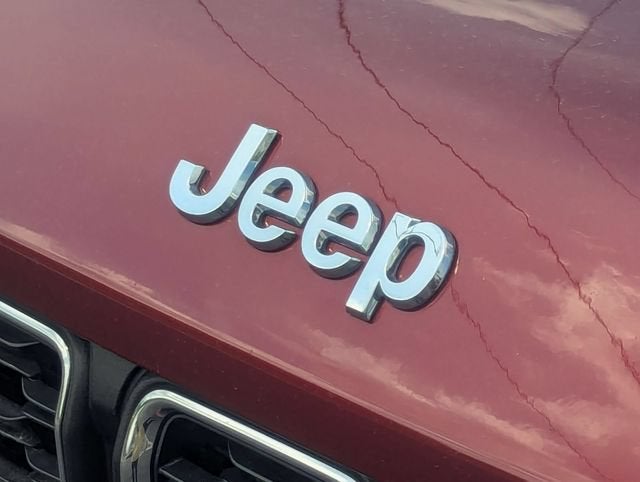 2023 Jeep Grand Cherokee Laredo 4x4