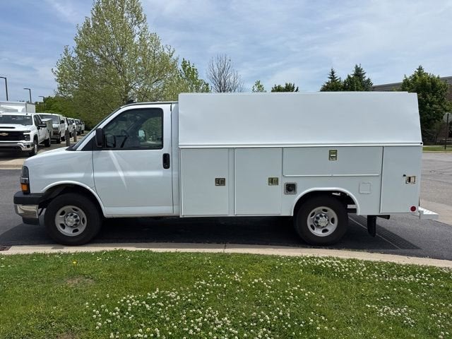 2025 Chevrolet Express Cutaway 3500 Work Van