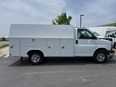 2025 Chevrolet Express Cutaway 3500 Work Van