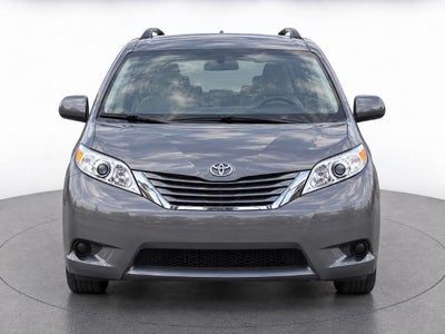 2017 Toyota Sienna LE