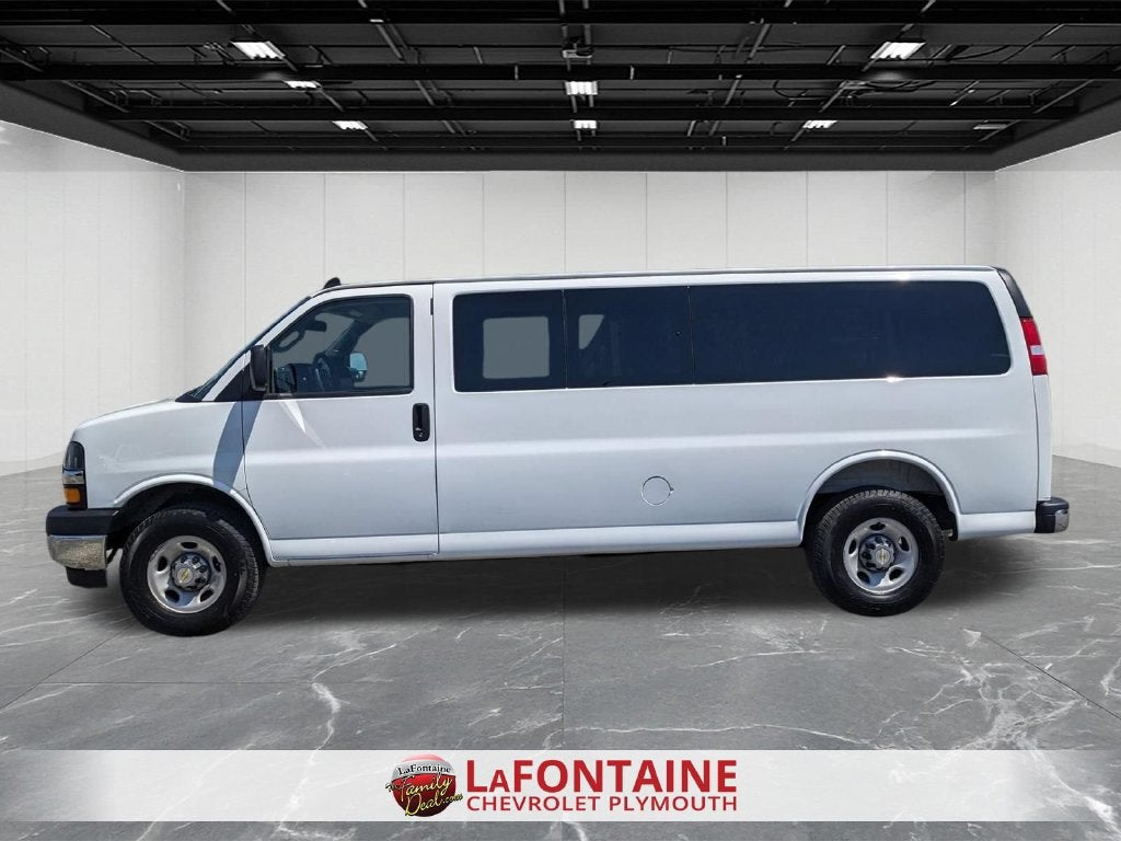 2025 Chevrolet Express Passenger 1LT