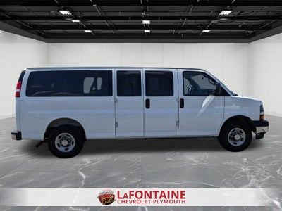 2025 Chevrolet Express Passenger 1LT