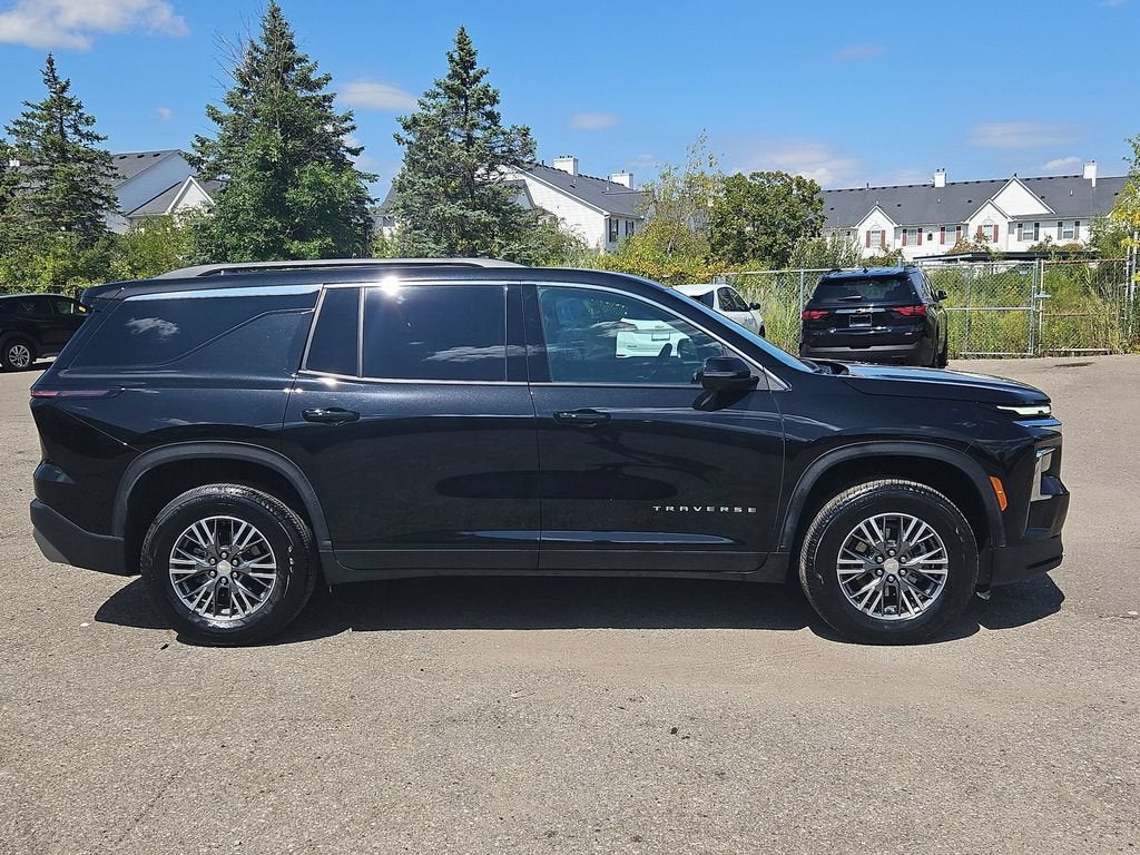 2024 Chevrolet Traverse LT