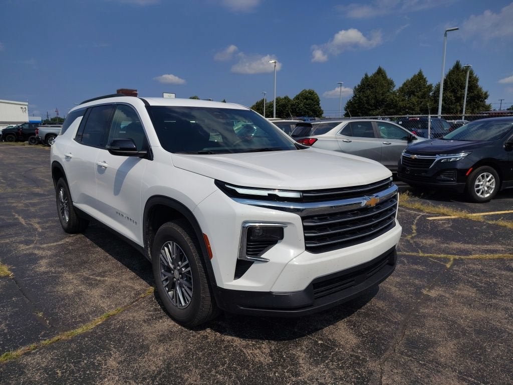 2025 Chevrolet Traverse LT