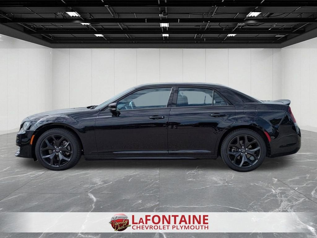 2022 Chrysler 300 S