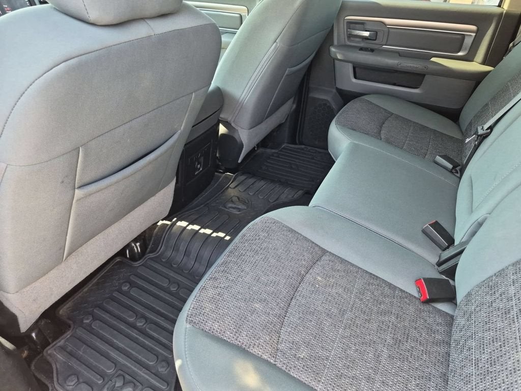 2018 RAM 1500 Big Horn Crew Cab 4x4 5'7" Box