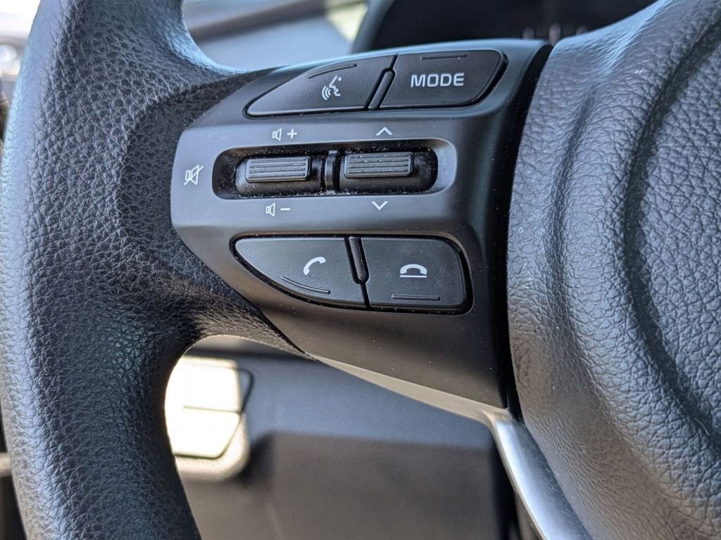 2023 Kia Rio LX