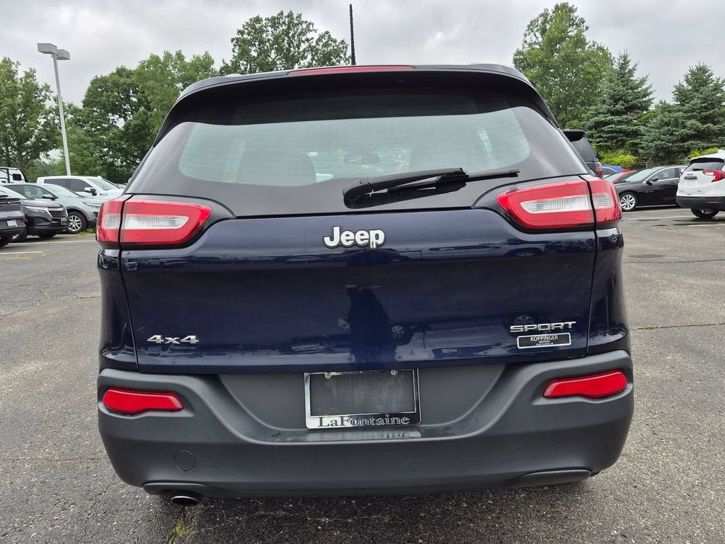 2016 Jeep Cherokee Sport