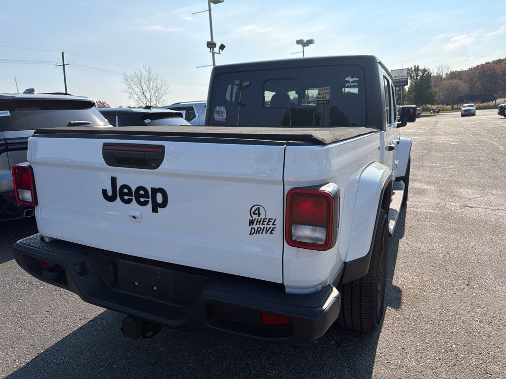 2023 Jeep GLADIATOR Base