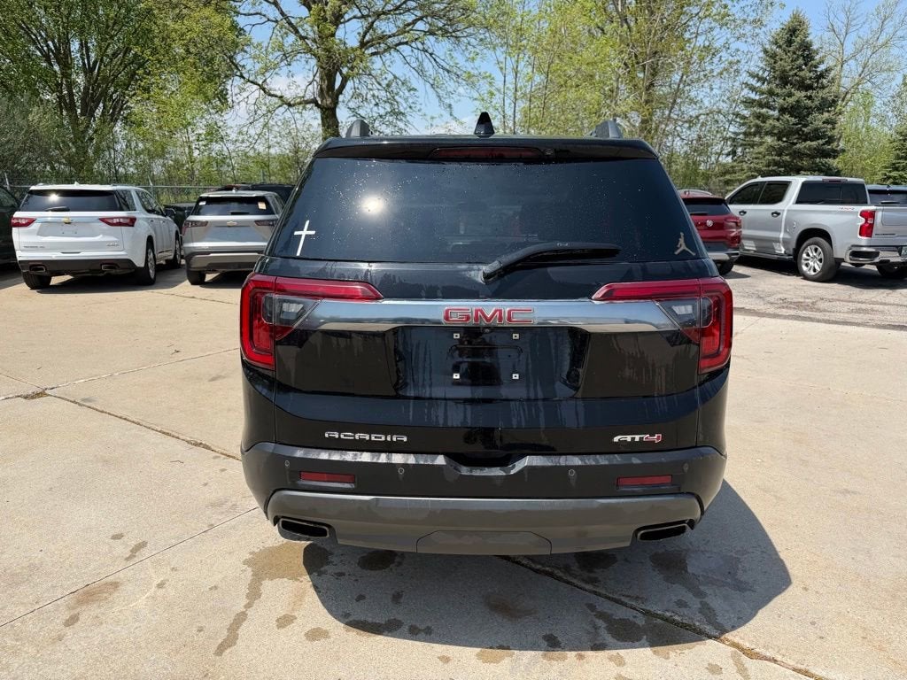 2023 GMC Acadia AT4