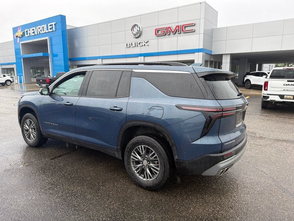 2024 Chevrolet Traverse LT